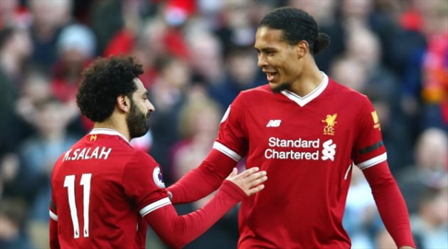 فان دايك يكشف عن طريقة عودة محمد صلاح إلى التألق