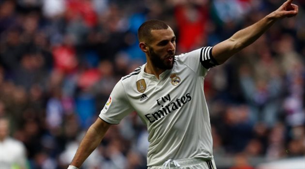  فيديو| بنزيما يقود ريال مدريد لعبور عقبة إيبار بالدوري الإسباني