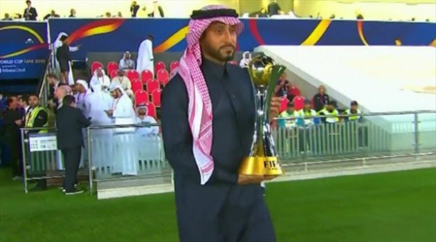 مواهب الحواري ودفاع عن الفقراء انتهى بالحظر.. صدام أسطورة الهلال والمريسل في 60 ثانية