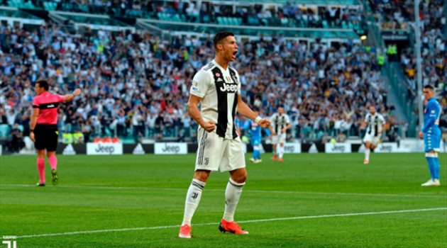 تقرير| لقطات لا تفوتك من ملاعب أوروبا.. تألق رونالدو وسقوط كبار الليجا