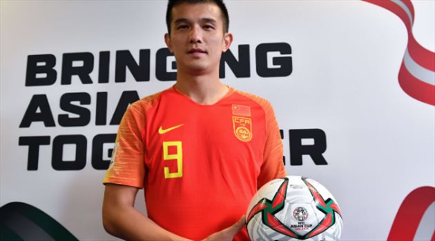  نجم الصين يكسر رقما قياسيا صمد 15 عاما في كأس آسيا