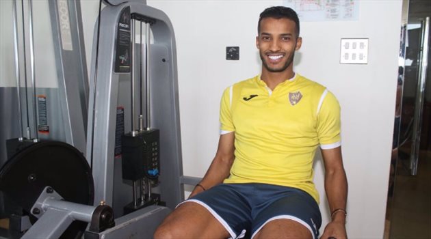 رئيس نادي أحد يكشف السبب الحقيقي وراء فسخ التعاقد مع نايف هزازي