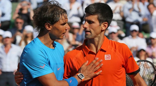 نجم التنس الأول في العالم محتجز بسبب كورونا