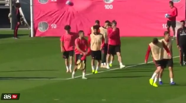 فيديو| راموس يعتذر لزميله بعد محاولة الاعتداء عليه في التدريبات