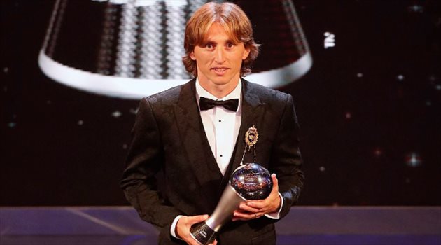 تقرير| مودريتش من أسوأ صفقة في الليجا لكسر هيمنة رونالدو وميسي على الأفضل