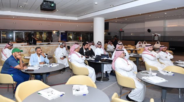 اتحاد الكرة يقيم ورشة العمل للأندية في اللوائح والأنظمة