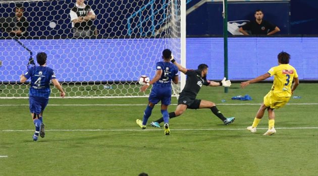 "خربين مقابل هيلدون".. حقيقة الصفقة التبادلية الكبرى بين الهلال والتعاون