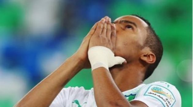 سلمان المؤشر "الحزين" يرد على استبعاده من "تشكيل الأهلي"