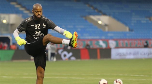 دوري المحترفين| مبولحي يزيد "رعب" الاتفاق بقرب غيابه عن مواجهة الهلال