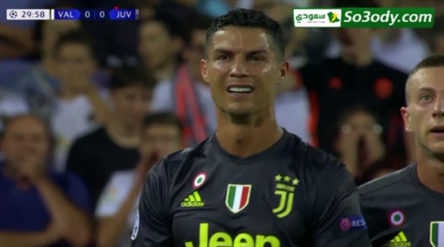 الكشف عن كلمات رونالدو للحكم الألماني عقب الطرد أمام فالنسيا