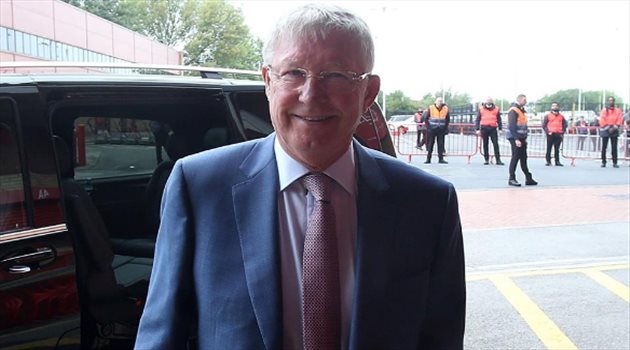 فيرجسون يعود لملعب أولد ترافورد لأول مرة منذ مايو الماضي