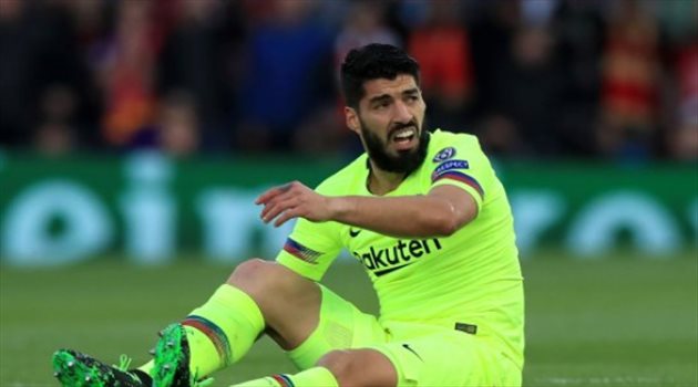 لاعب تشيلسي السابق يهاجم سواريز: غشاش ومثال سئ للشباب