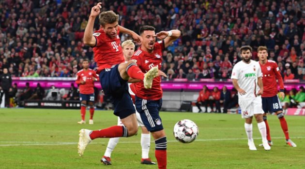 أوجسبورج يخطف تعادل قاتل من بايرن ميونخ في الدوري الألماني