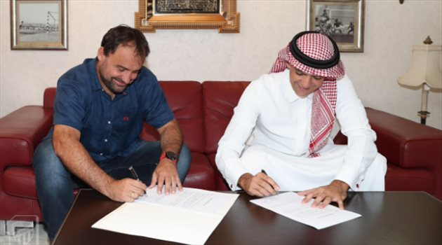 رسميا.. سييرا يوقع على عقود تدريب الاتحاد