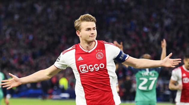 حسم الأمر.. أياكس يعلن رحيل دي ليخت إلى يوفنتوس