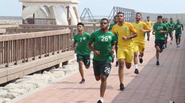 أخضر "21 عاما" يعاود تدريباته في معسكره بالكويت
