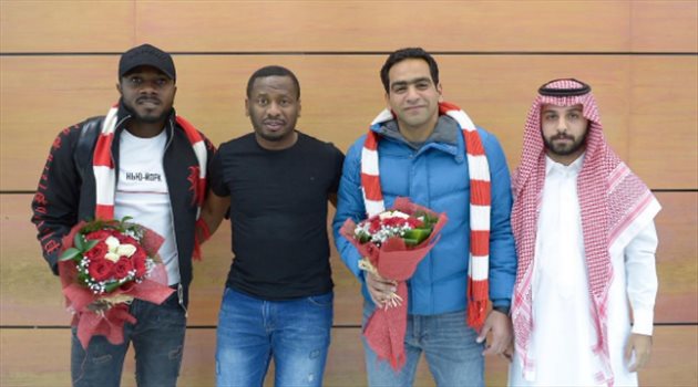 صور.. وصول قاهر الهلال ومدرب الأهلي المصري لقيادة الوحدة
