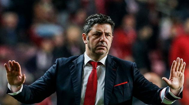 اهتمام عالمي بانتقال فيتوريا للدوري السعودي لتدريب النصر