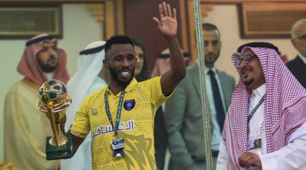 مفاجأة.. هل تعمد الاتحاد الانسحاب من صفقة العبسي
