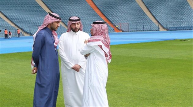 صور.. رئيس هيئة الرياضة يقف على جاهزية ملعب الملك فهد بعد اكتمال أعمال الصيانة
