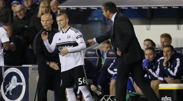 فولهام يكتب التاريخ بمشاركة أصغر لاعب بعد امتحان صباحي في المدرسة