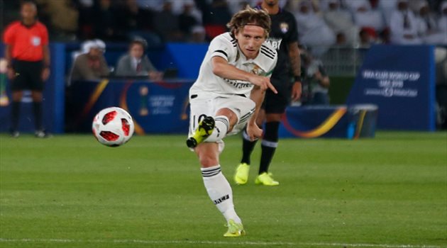 مودريتش يرفض أول عروض الريال للتجديد