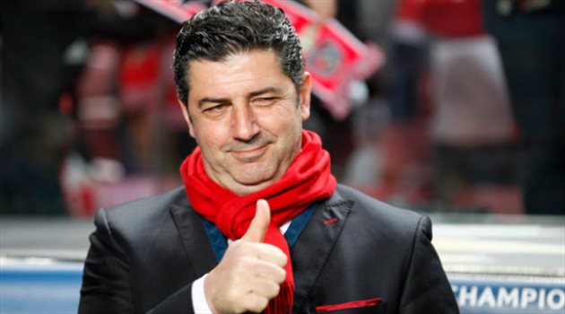 رسميا.. مدرب النصر المرتقب يفسخ عقده مع بنفيكا