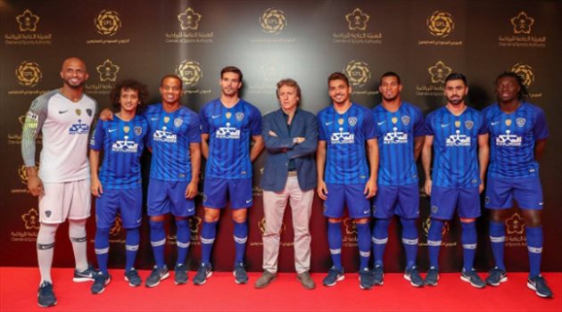 "إصابة عموري" تتحكم في مستقبل إدواردو وخيسوس مع الهلال