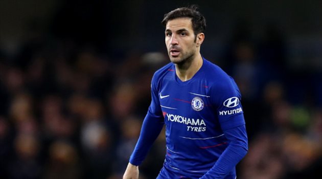 هروبا من الاعتزال.. فابريجاس إلى كومو الإيطالي 