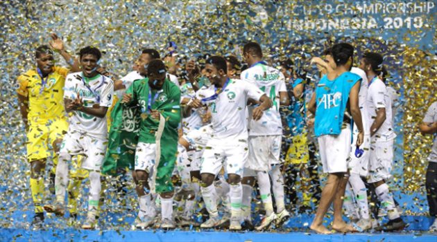 تركي آل الشيخ يستقبل أبطال آسيا في الرياض