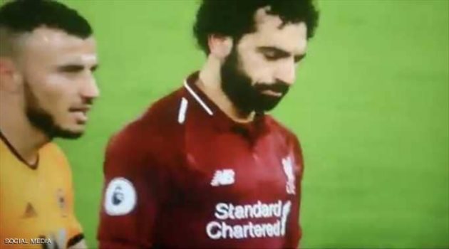 لاعب ولفرهامبتون يثير غضب جماهيره بسبب "قميص صلاح"