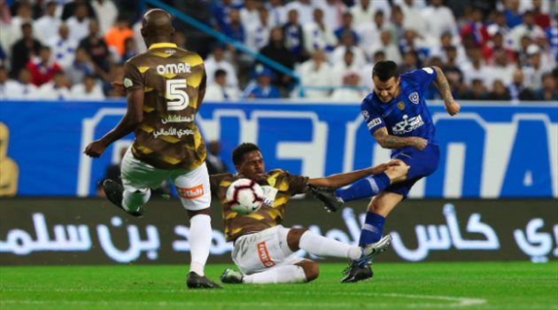 دوري المحترفين| هدية الموسم للنصر.. أحد يعرقل الهلال بتعادل تاريخي