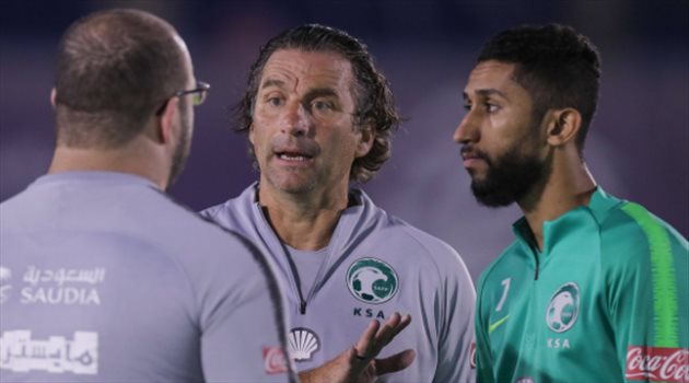 كأس آسيا| بيتزي "يستبعد" سلمان الفرج رسميا.. وهذا بديله