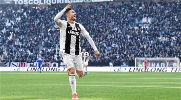 رونالدو ينتزع جائزتي أفضل لاعب وهدف خلال عام 2018