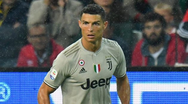 الحرب تشتعل بين رونالدو وصحيفة ألمانية بسبب قضية الاغتصاب