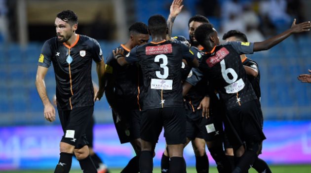 بعد رحيله عن الفريق.. نجم الشباب يوجه رسالة خاصة للجماهير