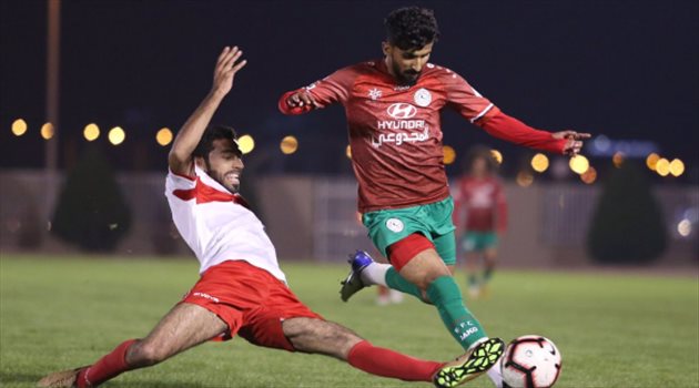 التجربة الأولى في الاتفاق.. اتحاد الكرة يطبق "الحكم الإضافي"