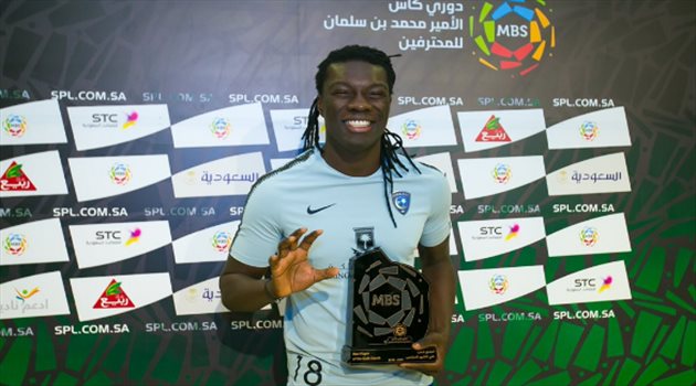 بافيتيمبي جوميز يتسلم جائزة "لاعب شهر فبراير" في دوري المحترفين