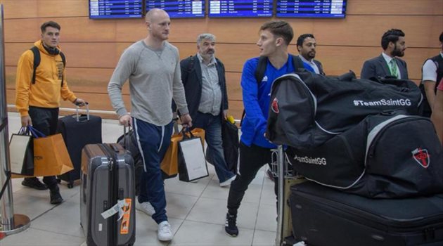 استعدادا للنهائي الكبير.. الملاكمان جورج جروفس وكالم سميث يصلان جدة