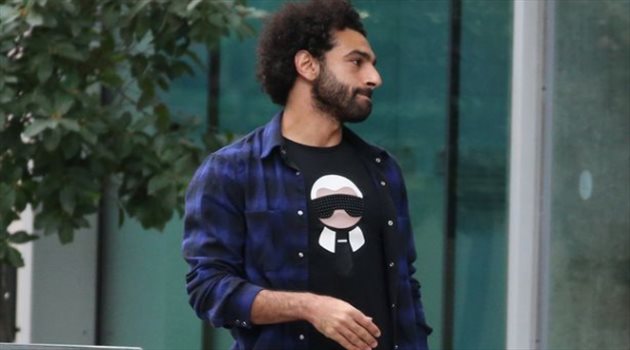 صلاح يُثير الجدل بين جماهير ليفربول واليونايتد بسبب "فندق" مورينيو