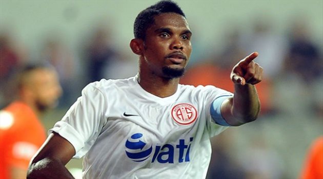 رسميا.. الأسطورة صامويل إيتو يعلن اعتزاله نهائيا