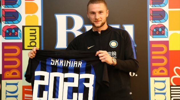 انتر يقطع الطريق أمام برشلونة وسيتي ويجدد عقد مدافعه "المتألق"