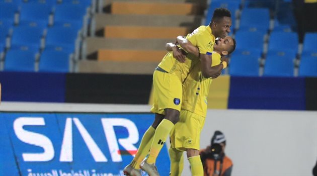 بطل خليجي يصارع النصر والاتحاد على عبد الفتاح آدم