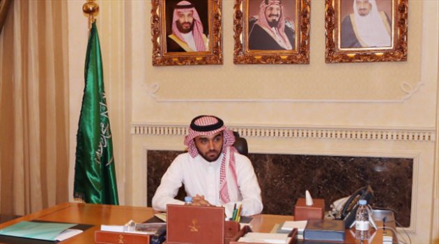 وزير الرياضة يفجرها.. "المملكة تستضيف كأس العالم وتحصل على حقوق دوري عالمي"