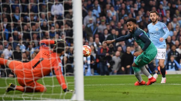  أيام بوتشيتينو معدودة .. هجوم ناري من نجوم توتنهام ضد المدرب