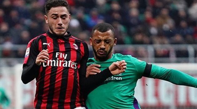 الدوري الإيطالي| هزيمة مفاجئة لميلان على ملعبه من فيورنتينا