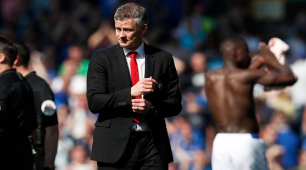 مدرب مانشستر يونايتد "يهين" زيدان.. وينتقم من ريال مدريد