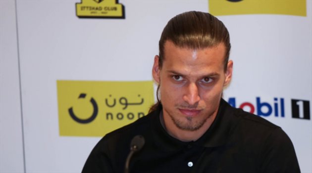 لماذا يرفض سييرا "إبراهيموفيتش" الاتحاد ؟ .. 3 أسباب وراء الخصام