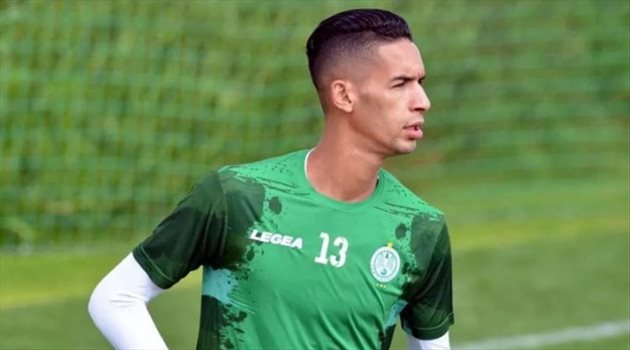 مدافع الرجاء يكشف قراره من الانتقال إلى الهلال