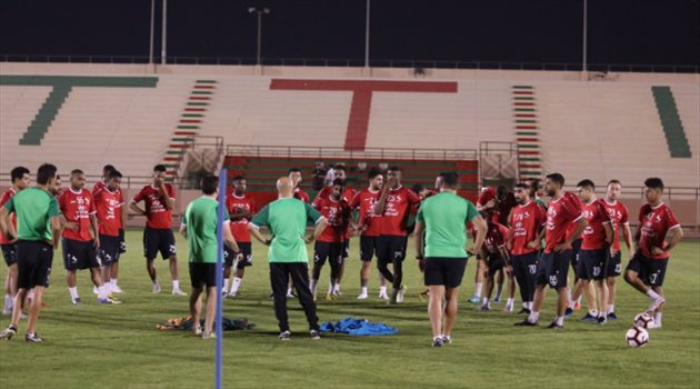 دوري المحترفين| الاتفاق يستأنف تدريباته استعدادا لمواجهة أحد.. والجماهير تكرم مبولحي